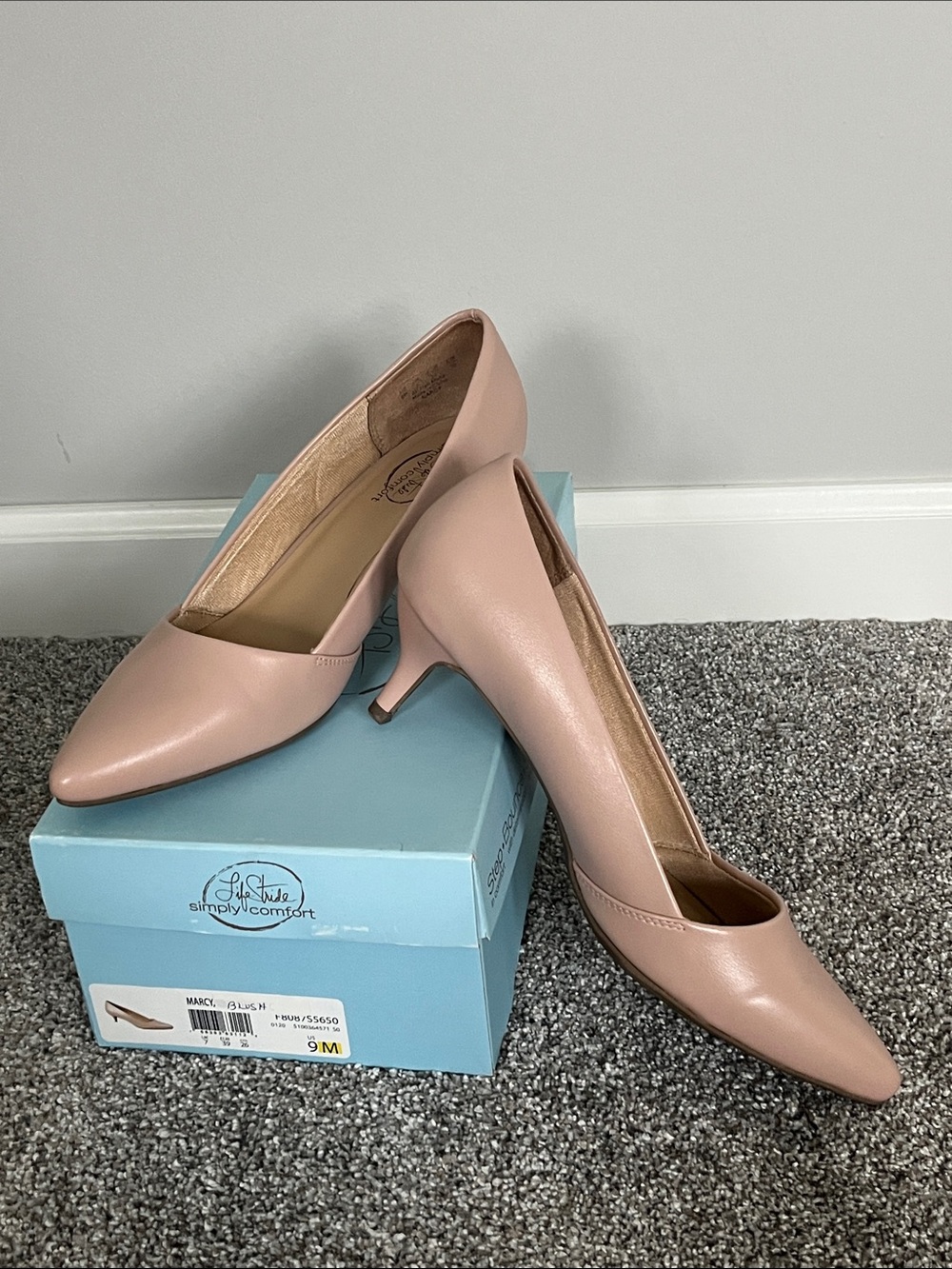 Life Stride Salmon Nude Pink Pointed Toe Kitten Heel Pumps
